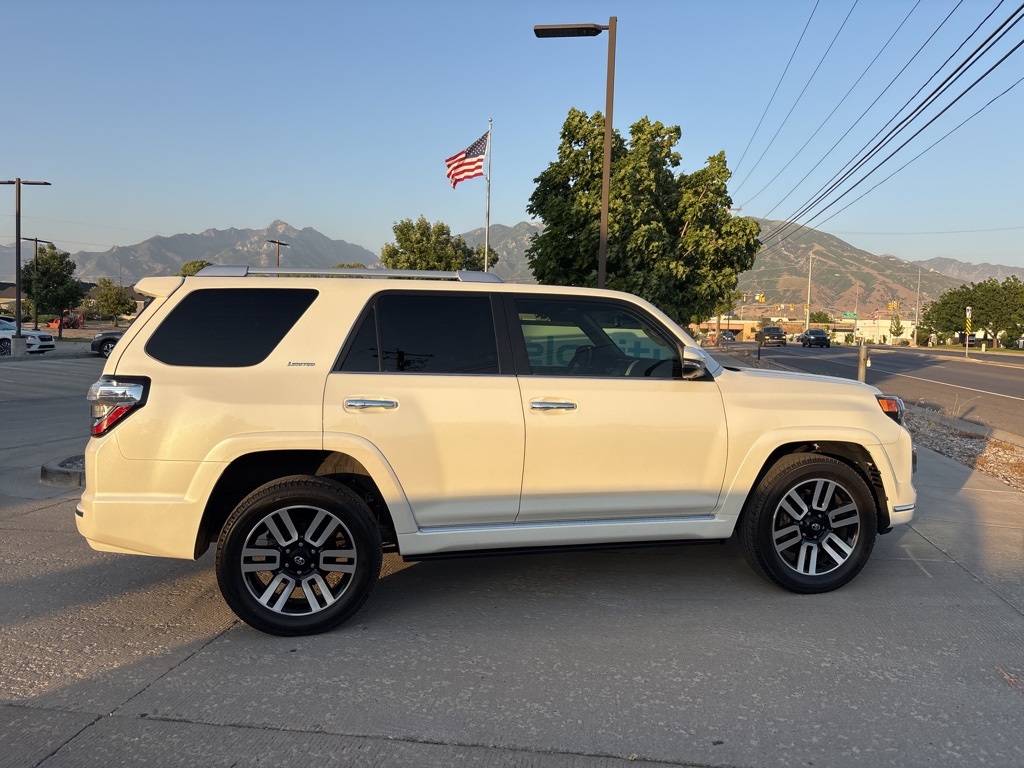 2022 Toyota 4Runner Limited photo 4