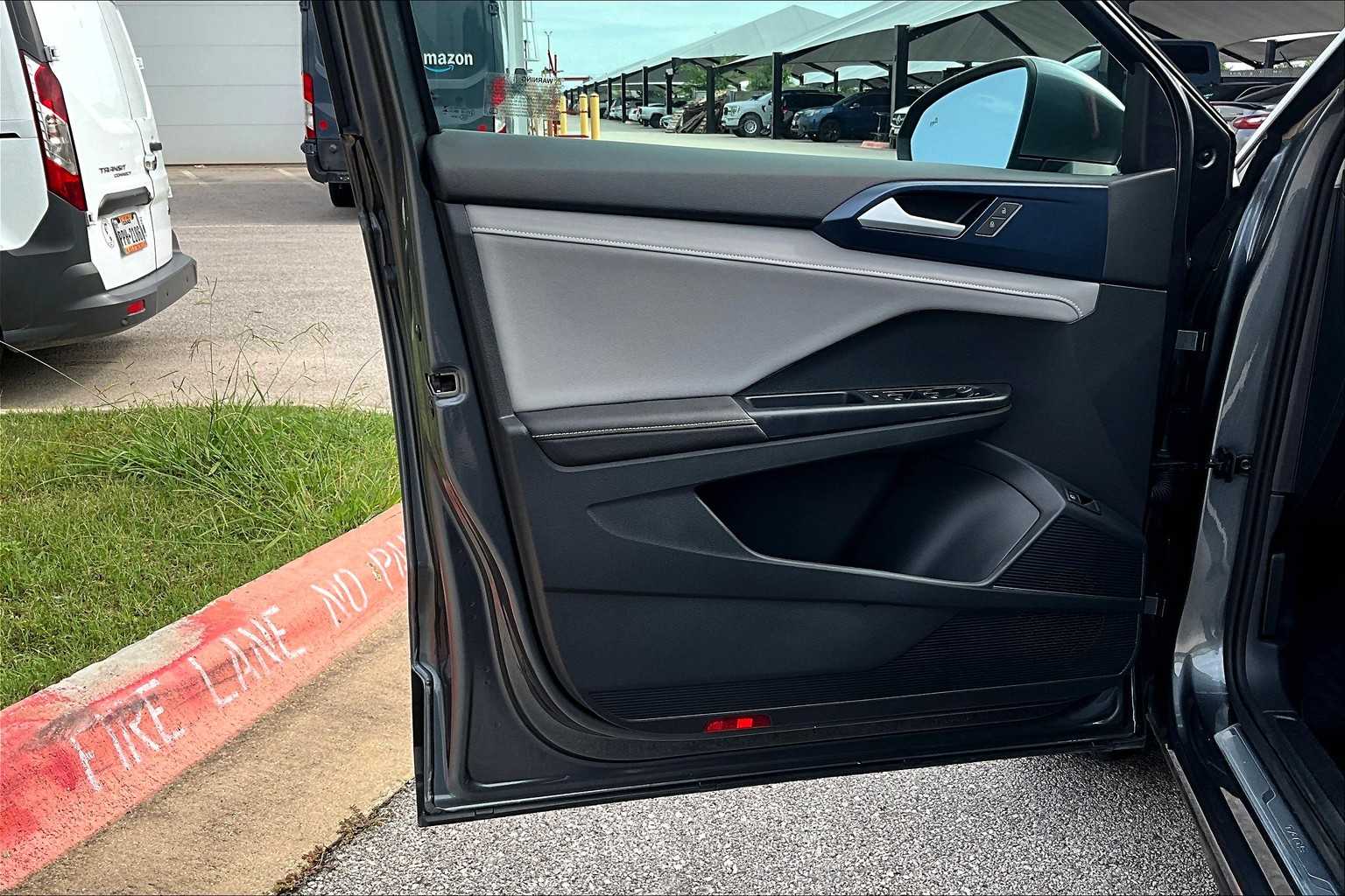 2024 Volkswagen Taos SE photo 19