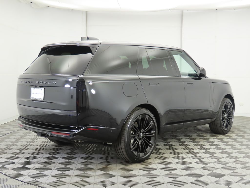 2025 Land Rover Range Rover SE photo 5