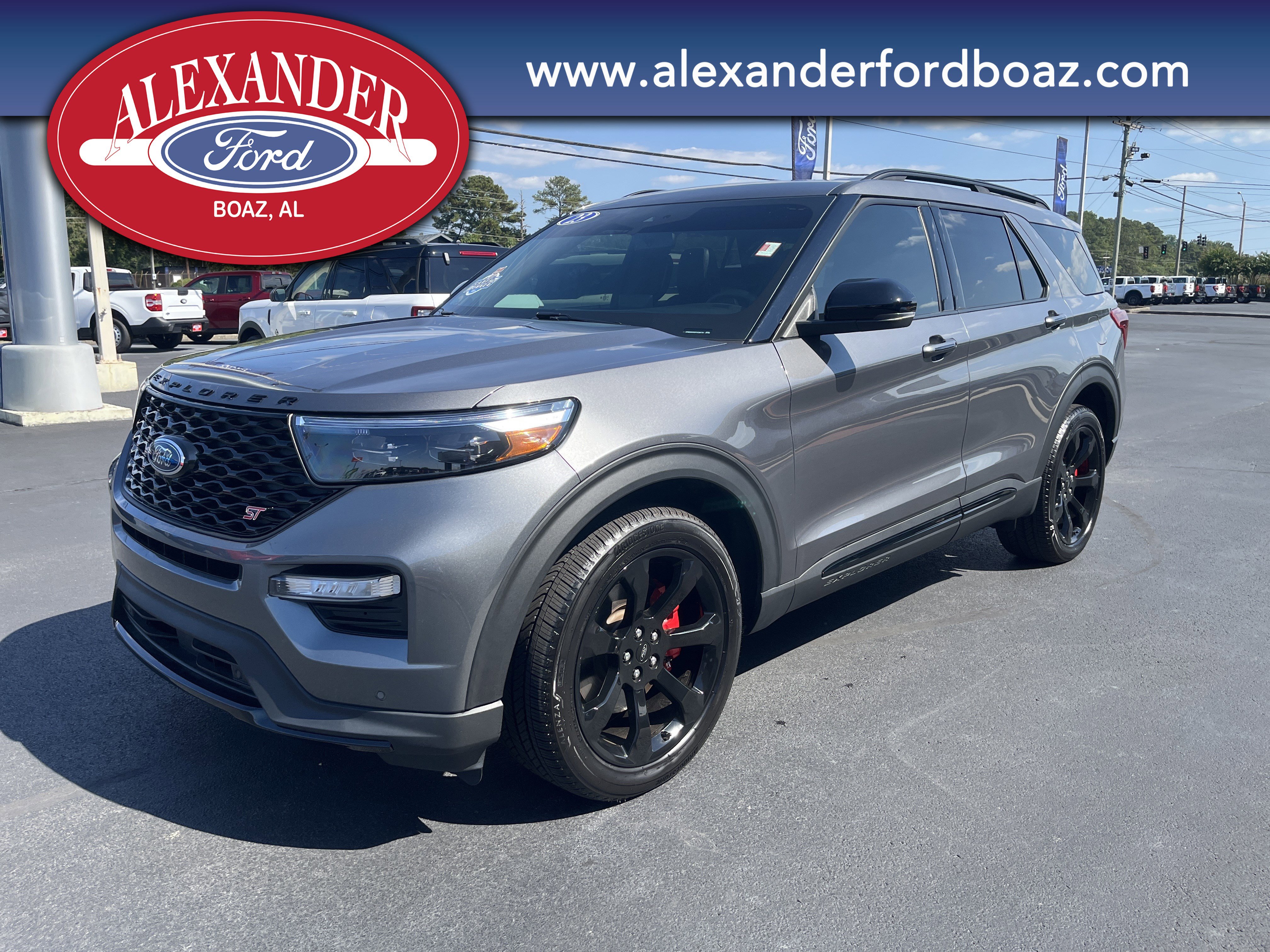 2023 Ford Explorer ST's photo