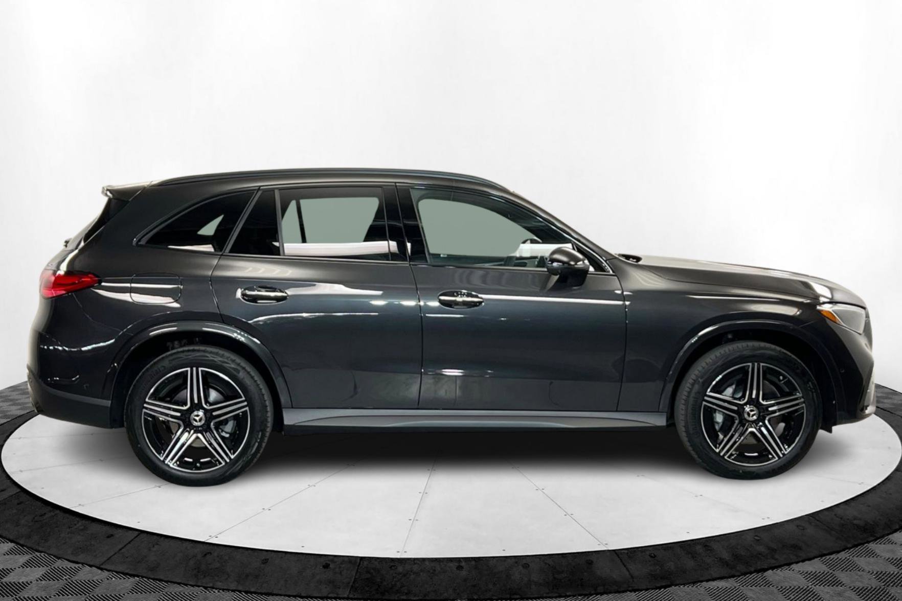 2026 Mercedes Benz GLC 300 4MATIC photo 6
