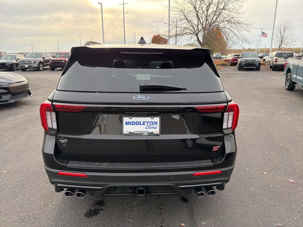 2026 Ford Explorer ST photo 3