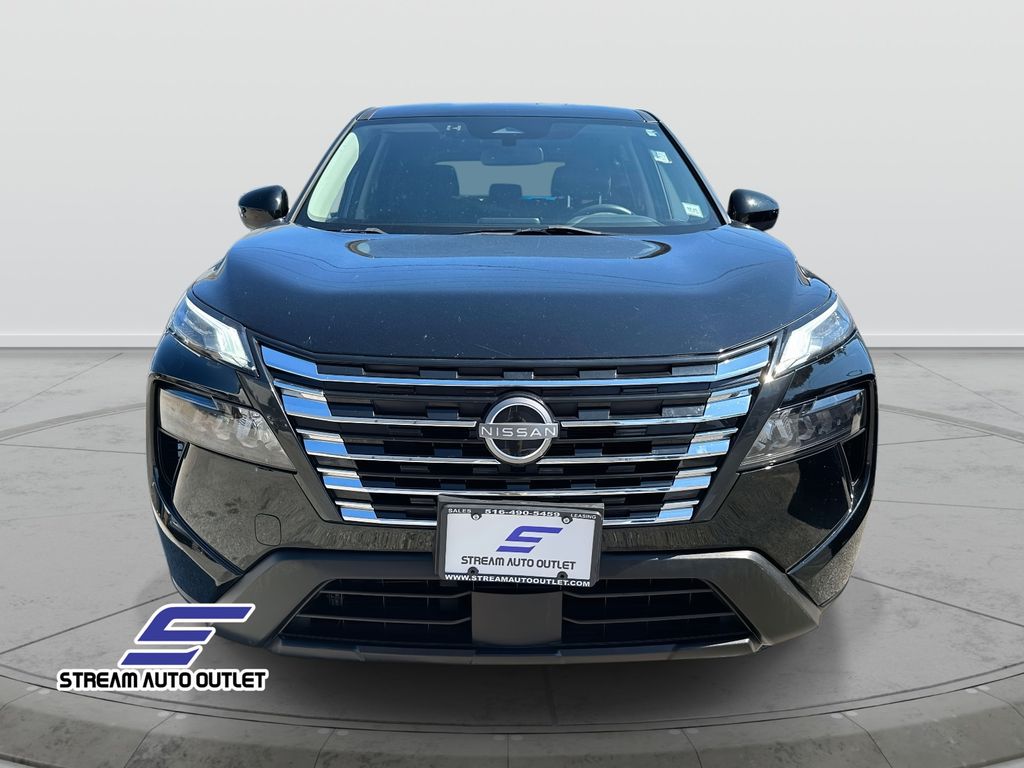 2024 Nissan Rogue SV photo 2