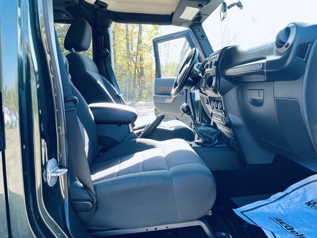 2011 Jeep Wrangler Unlimited Sport photo 18