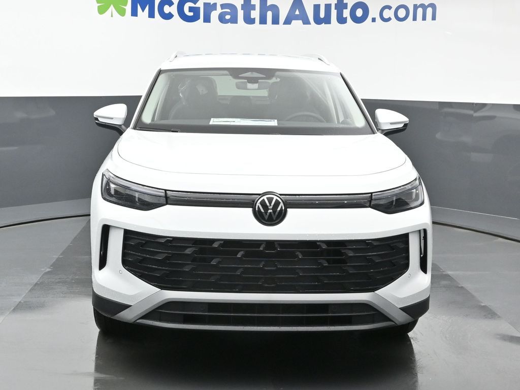 2026 Volkswagen Tiguan SE photo 2