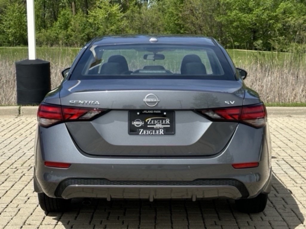 2025 Nissan Sentra SV photo 3