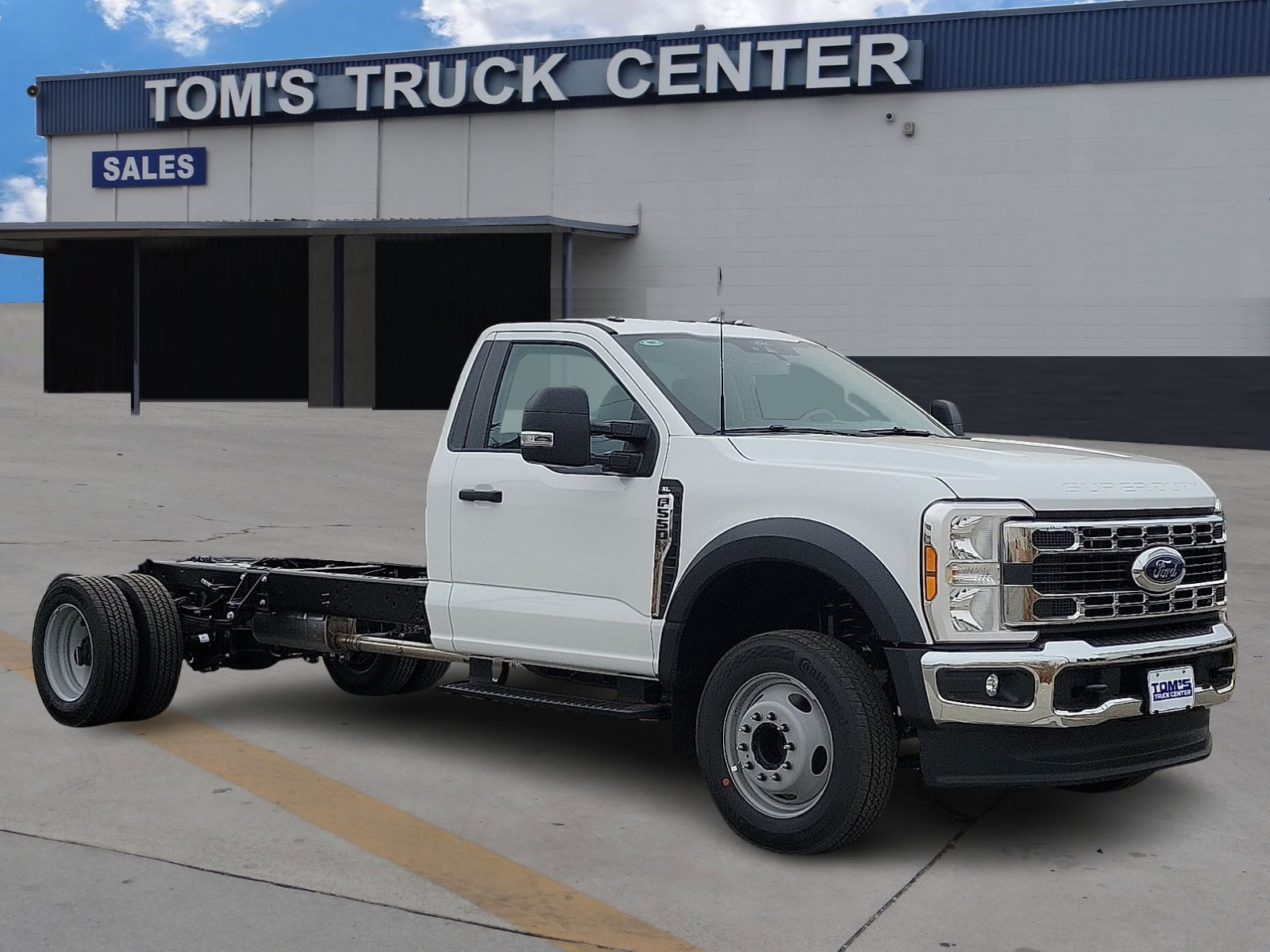 2026 Ford F-550 Super Duty Chassis Cab XL's photo