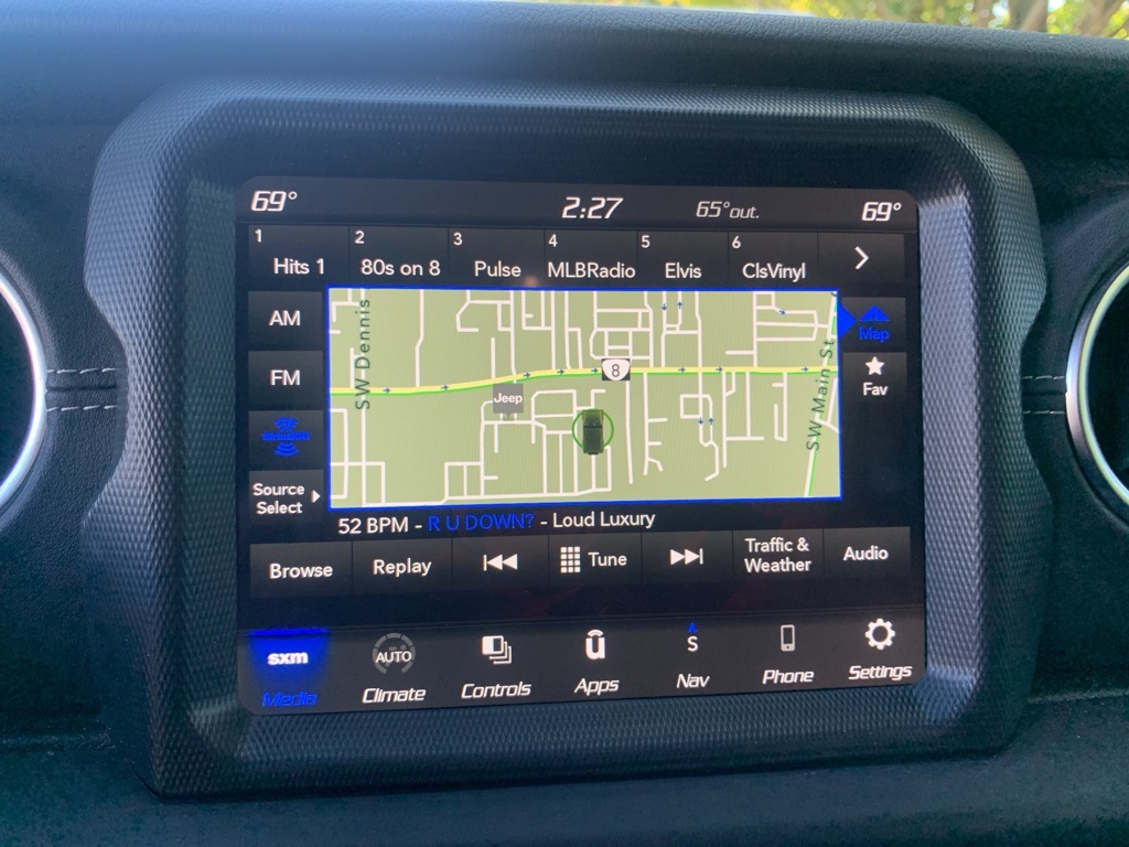 2023 Jeep Wrangler Sahara 4xe photo 14