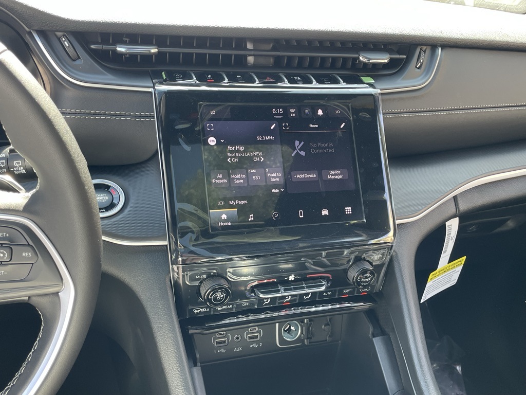 2025 Jeep Grand Cherokee Laredo X photo 24