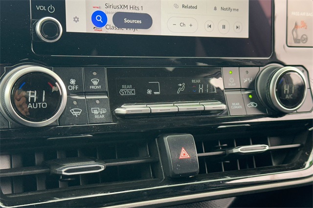 2024 Toyota Highlander XLE photo 18