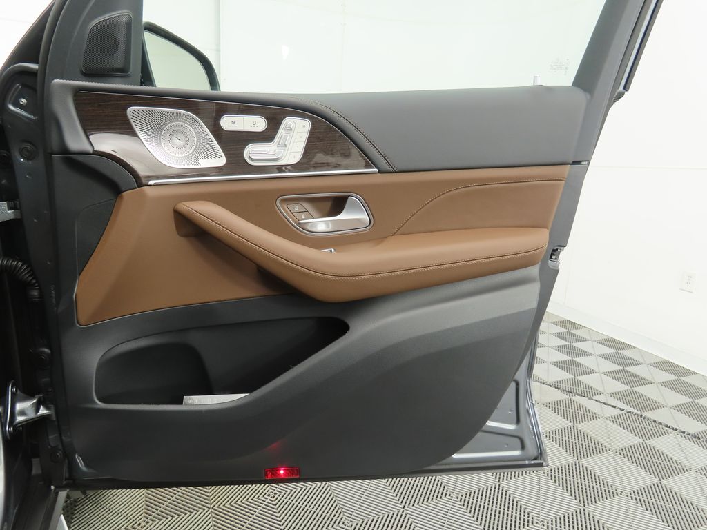 2026 Mercedes Benz GLS 580 4MATIC photo 26