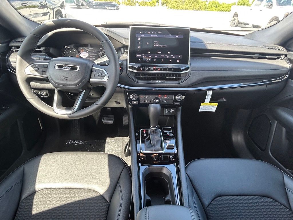 2026 Jeep Compass Latitude Altitude photo 10