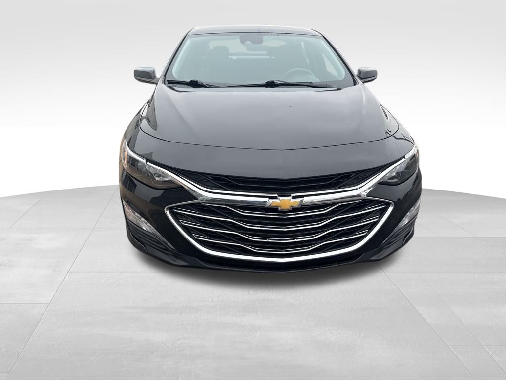 2024 Chevrolet Malibu 1LT photo 2