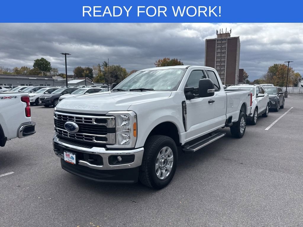 2023 Ford F-350 Super Duty XLT's photo