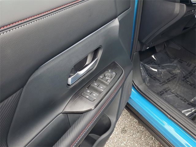 2025 Nissan Kicks SR photo 4