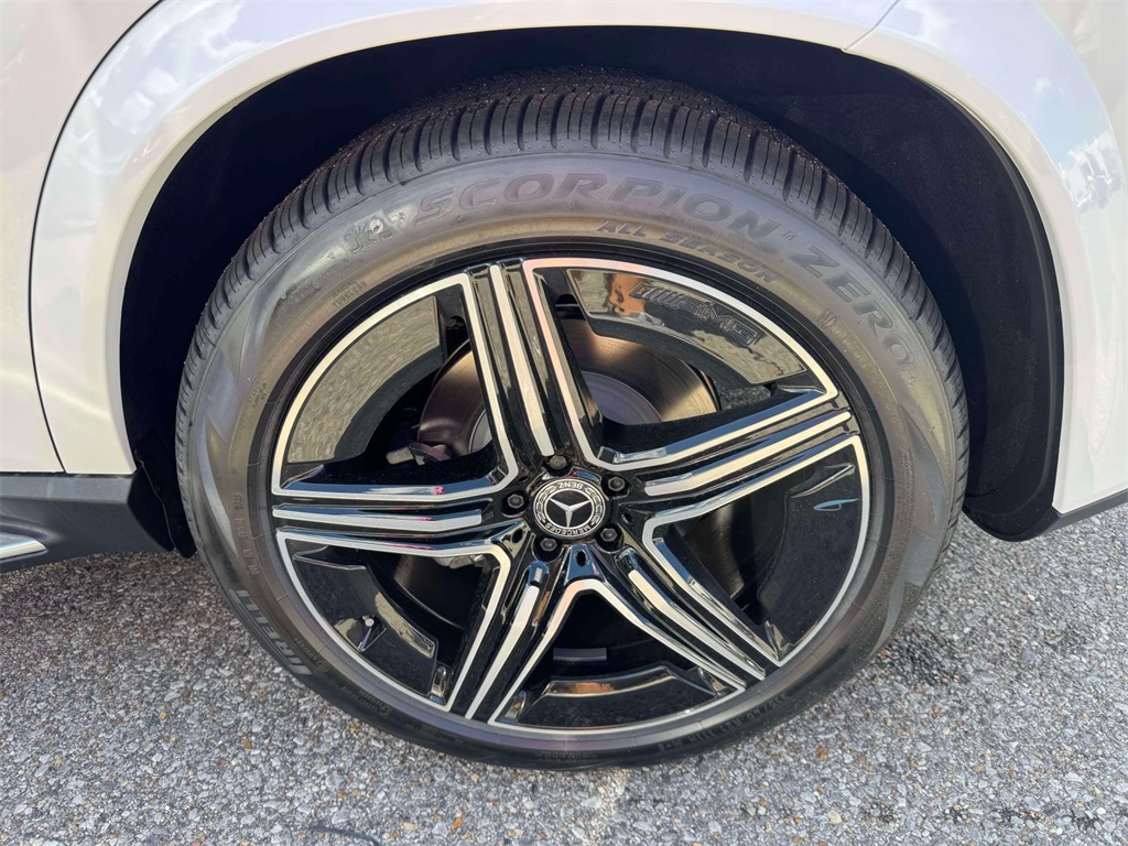 2026 Mercedes Benz GLE 450 4MATIC photo 3