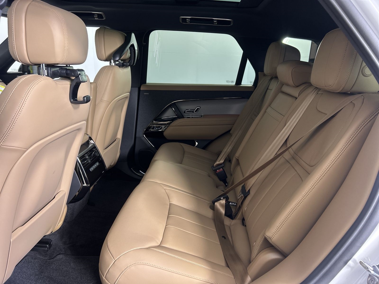 2025 Land Rover Range Rover Sport SE photo 25