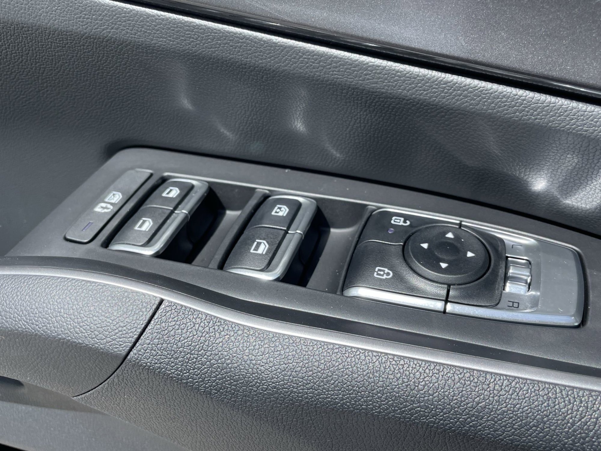 2025 Kia Sorento S photo 12