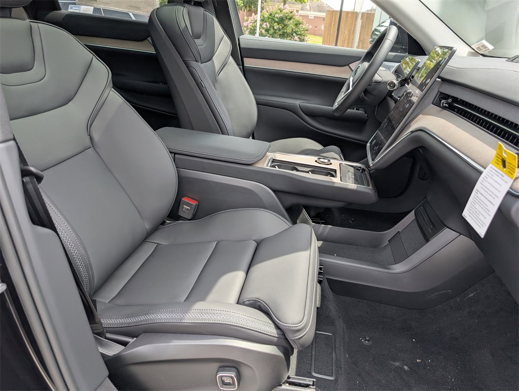 2025 Volvo EX90 Twin Motor Ultra photo 2
