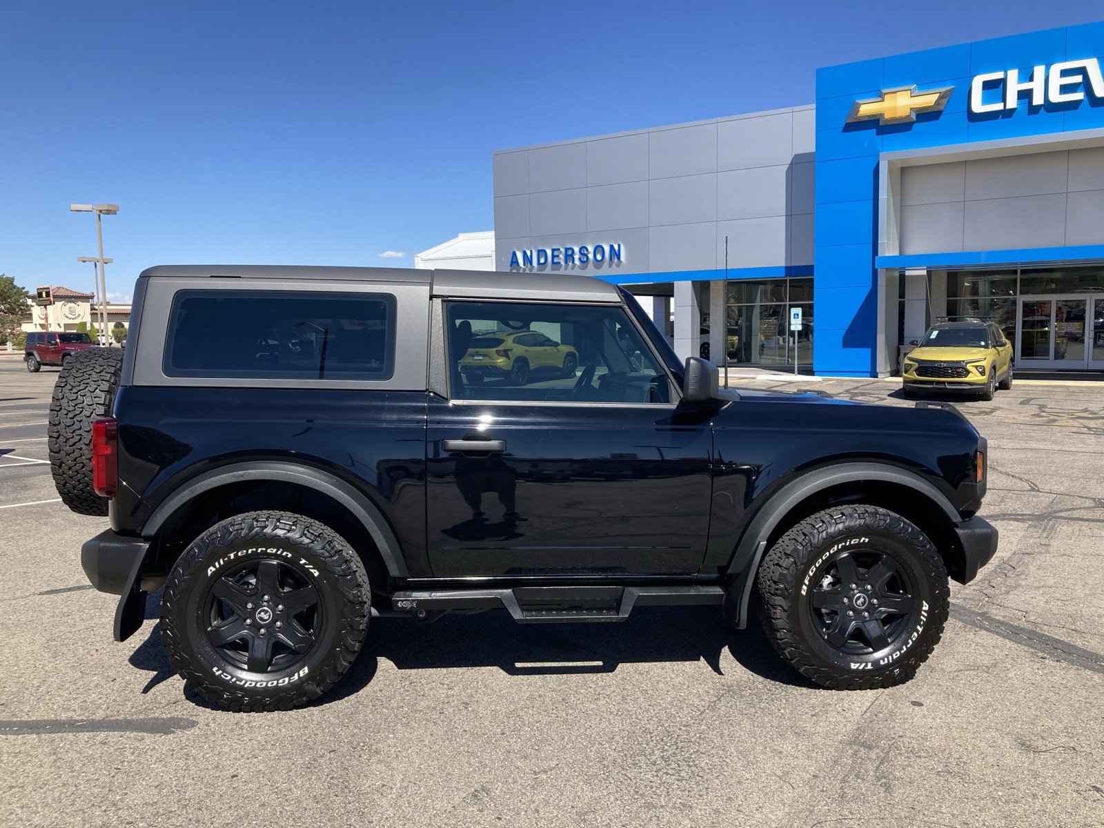 2023 Ford Bronco Base photo 2