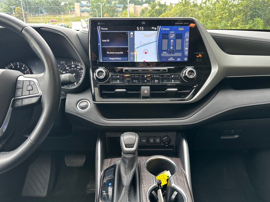 2020 Toyota Highlander Platinum photo 17