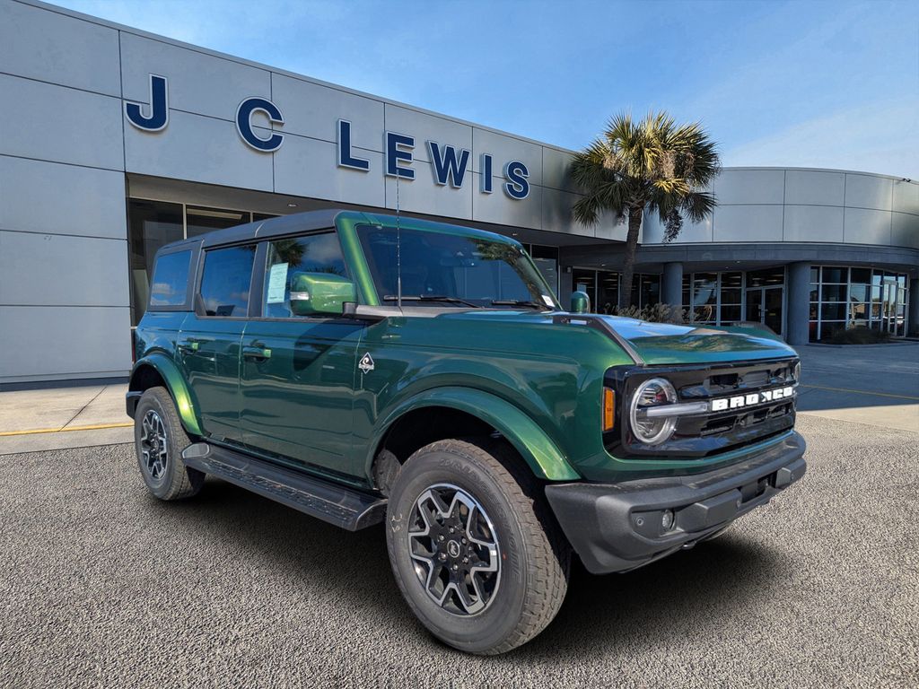 2025 Ford Bronco 4-Door Outer Banks's photo