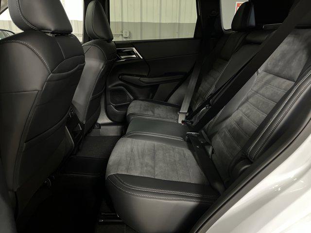 2025 Mitsubishi Outlander PHEV SE S-AWC photo 21