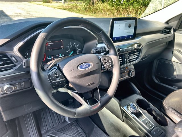 2022 Ford Escape SEL photo 3