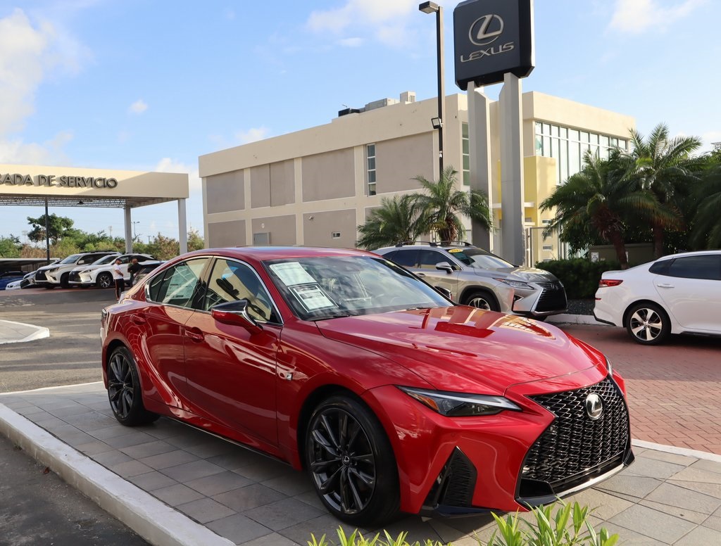2025 Lexus IS 300 F SPORT photo 3