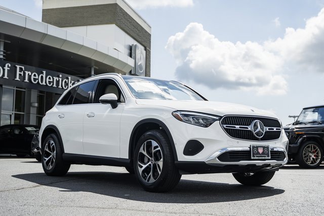2026 Mercedes-Benz GLC Base's photo