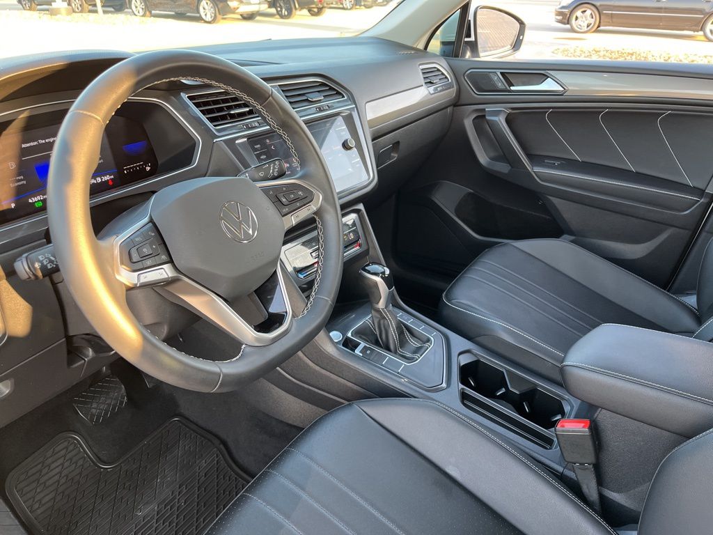 2022 Volkswagen Tiguan SE photo 16