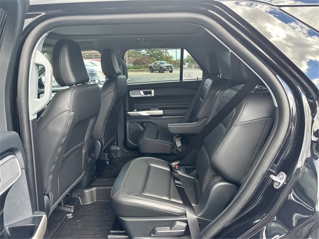 2023 Ford Explorer XLT photo 10