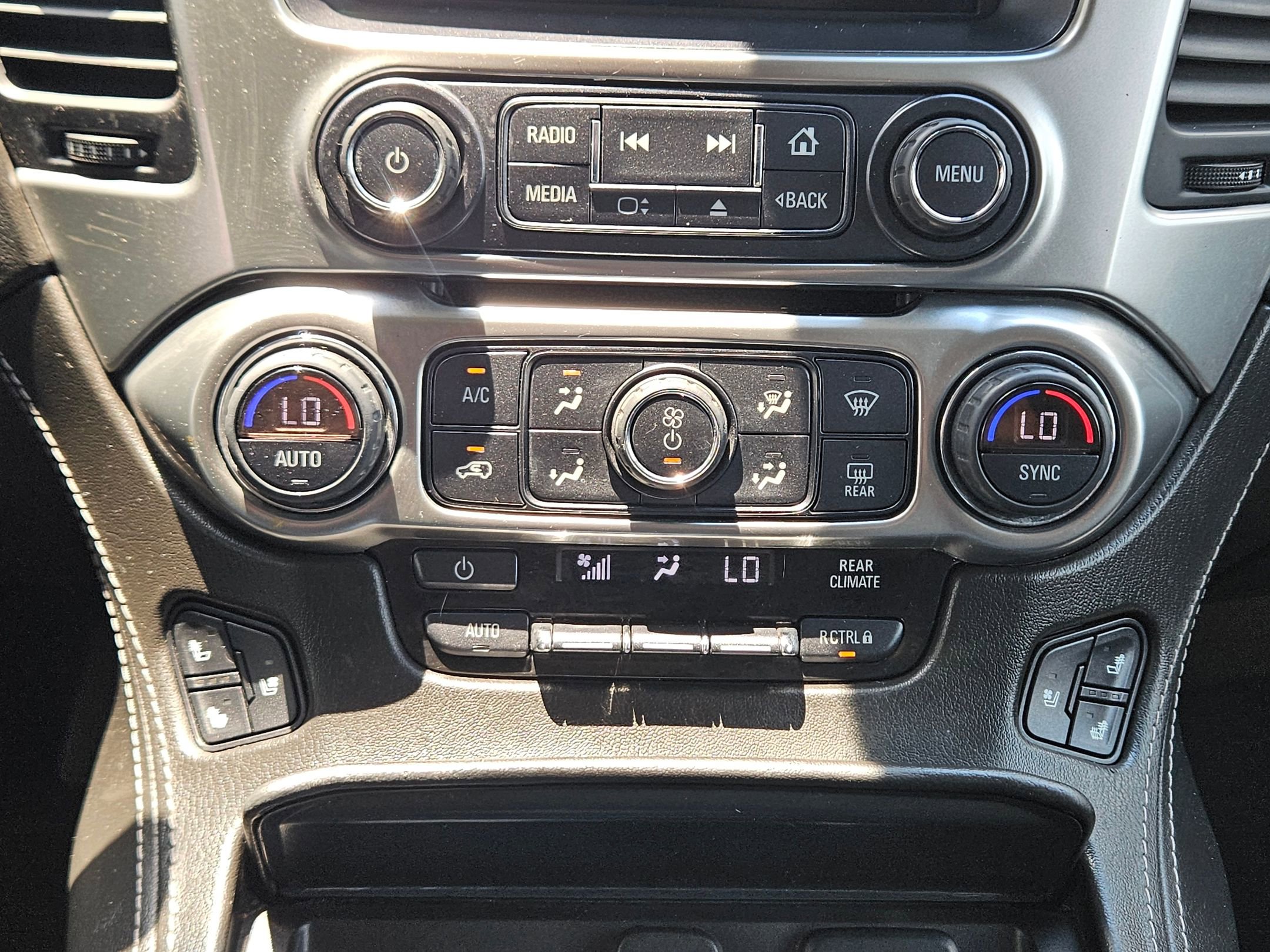 2020 Chevrolet Suburban Premier photo 13