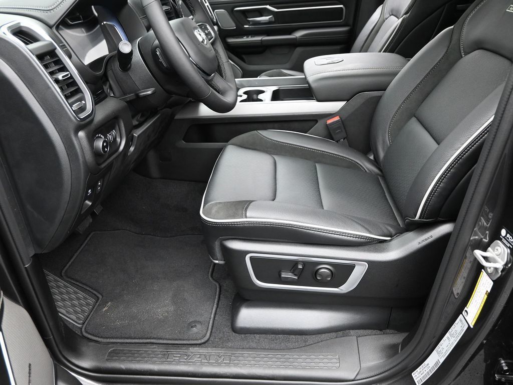 2026 Ram 1500 Laramie photo 16