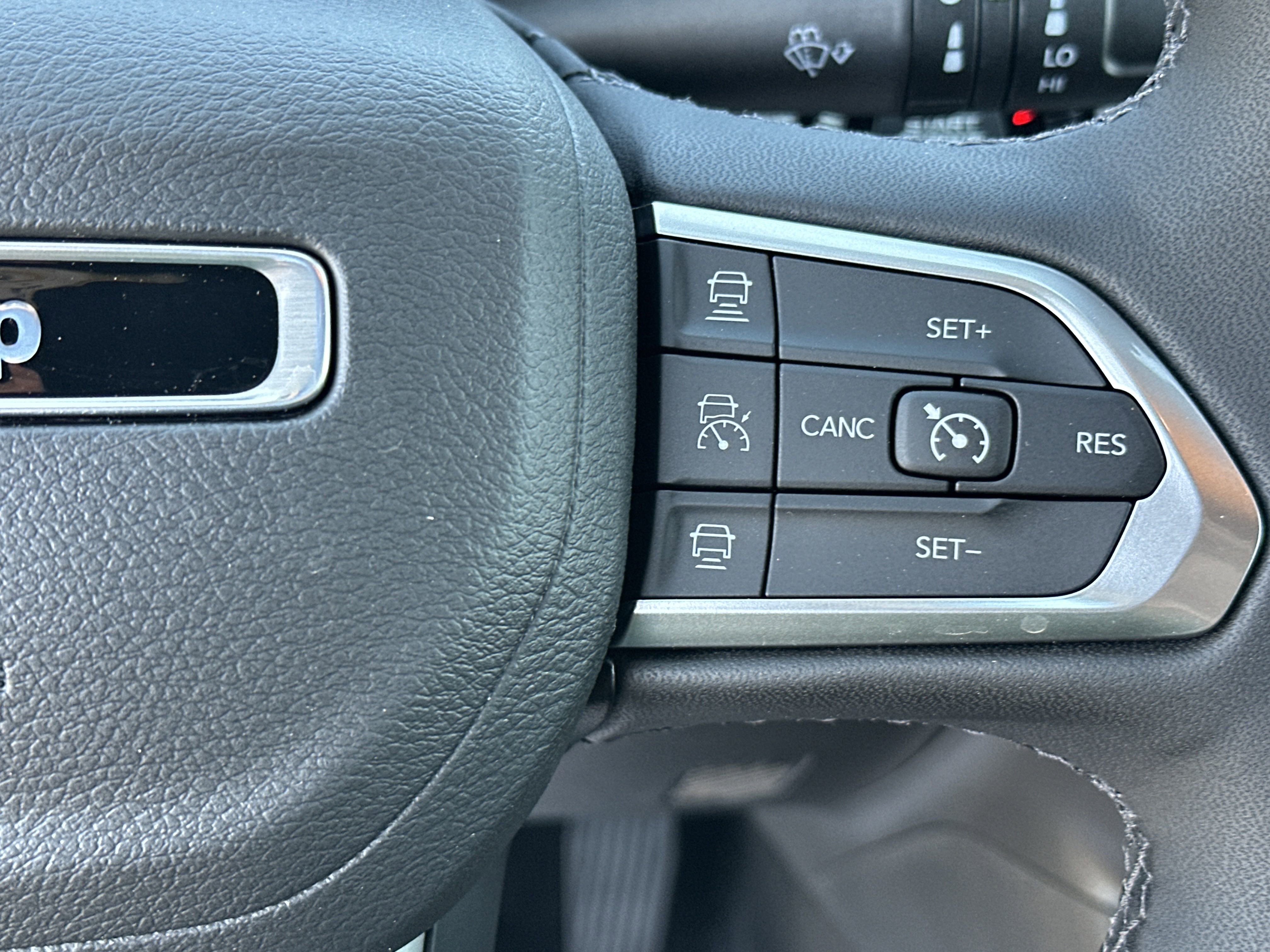 2025 Jeep Compass Latitude photo 5