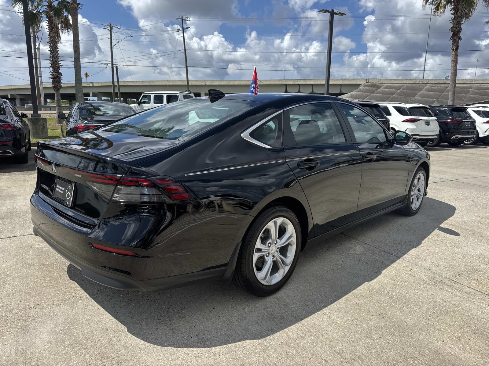 2025 Honda Accord LX photo 3