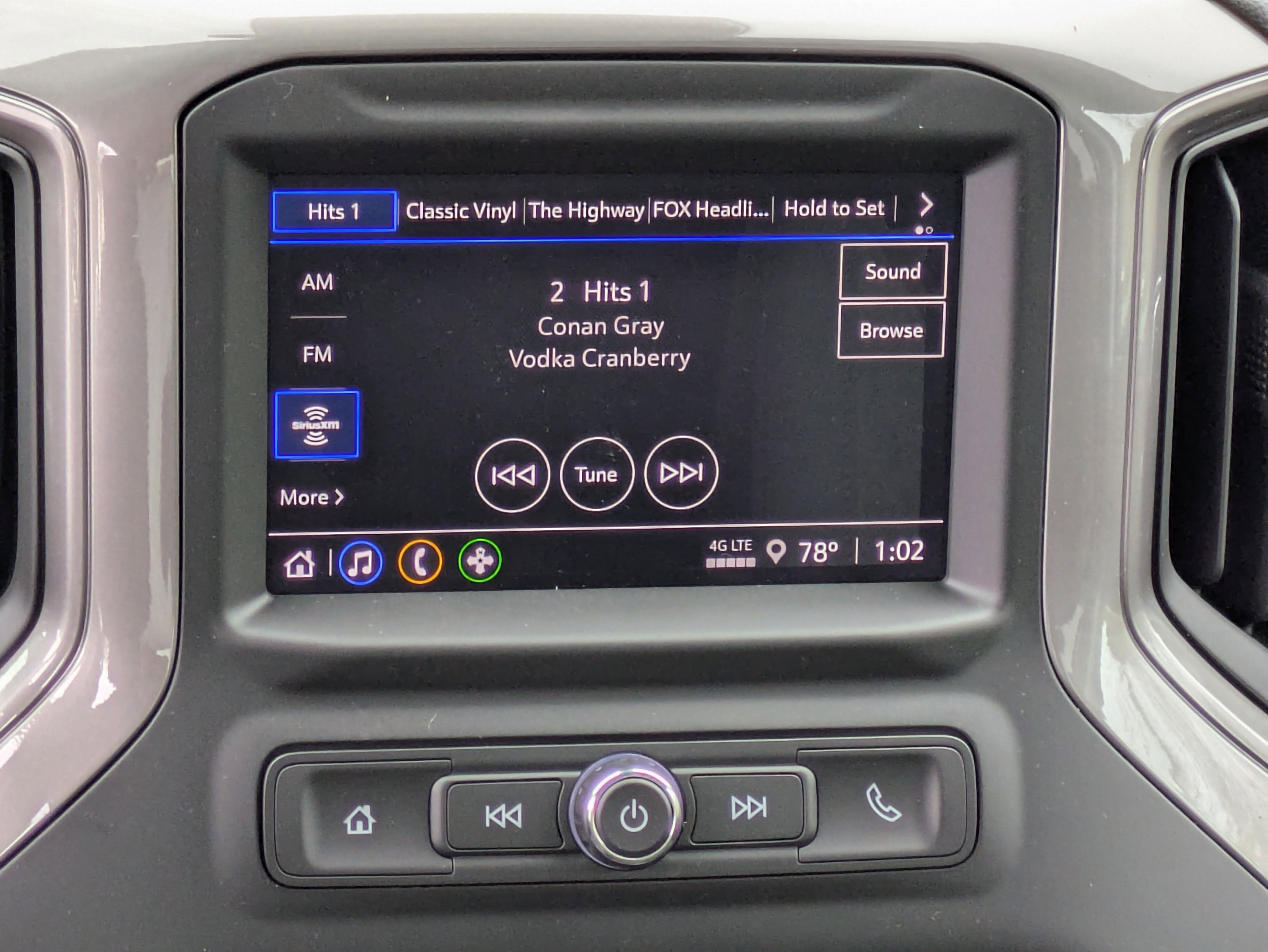 2026 Chevrolet Silverado 2500HD Custom photo 4