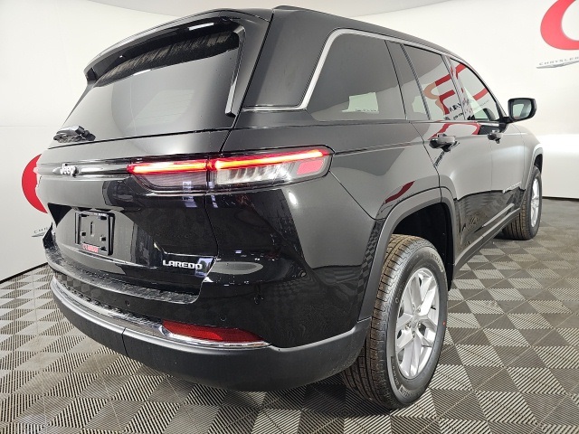 2025 Jeep Grand Cherokee Laredo X photo 7