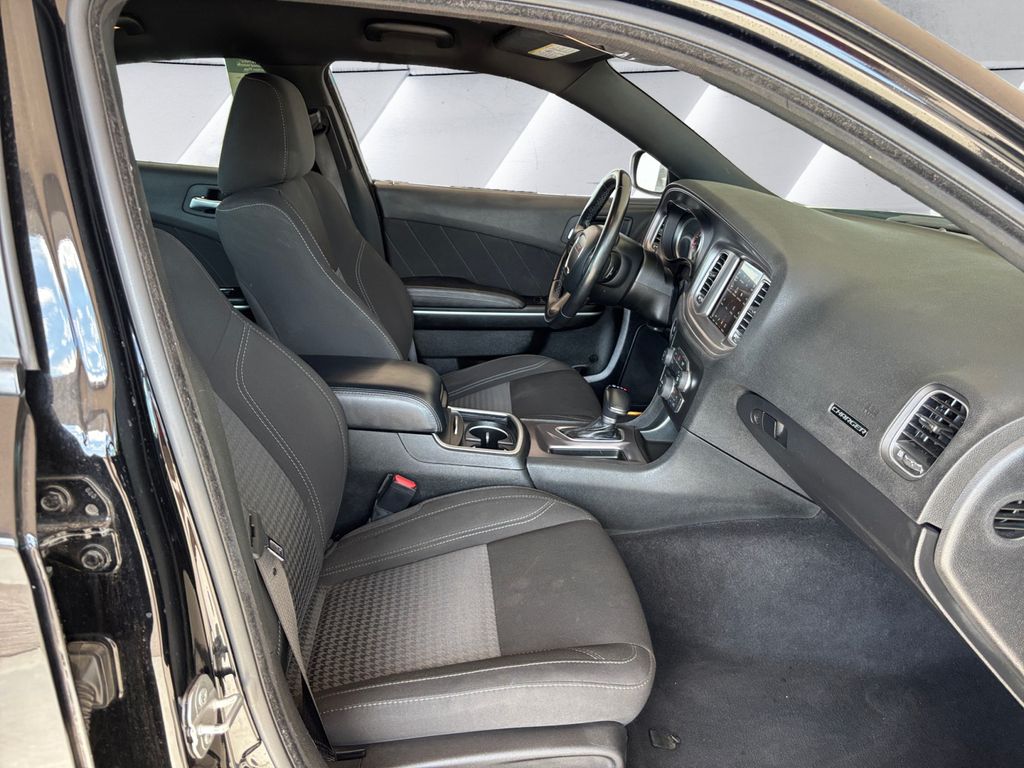2023 Dodge Charger SXT photo 13