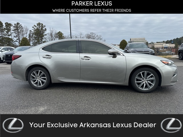 2016 Lexus ES 300h