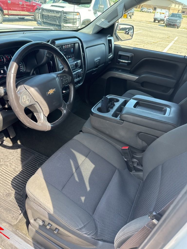 2017 Chevrolet Silverado 1500 LT2 photo 3
