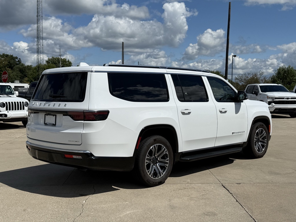 2023 Jeep Wagoneer L Series II photo 7