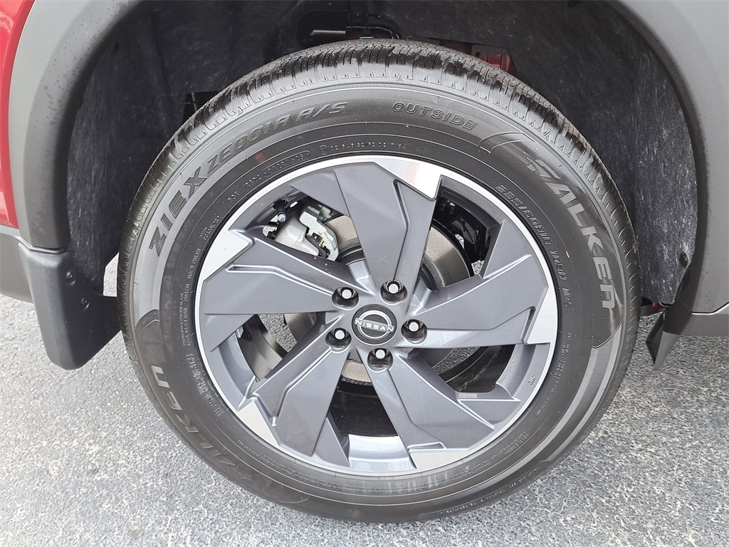2026 Nissan Rogue SV photo 8