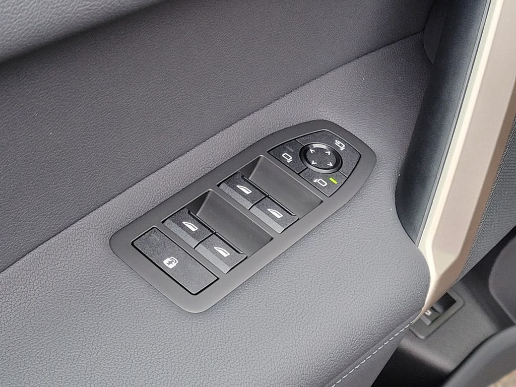 2026 Bmw iX photo 18