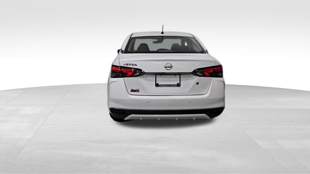 2025 Nissan Versa 1.6 S photo 4