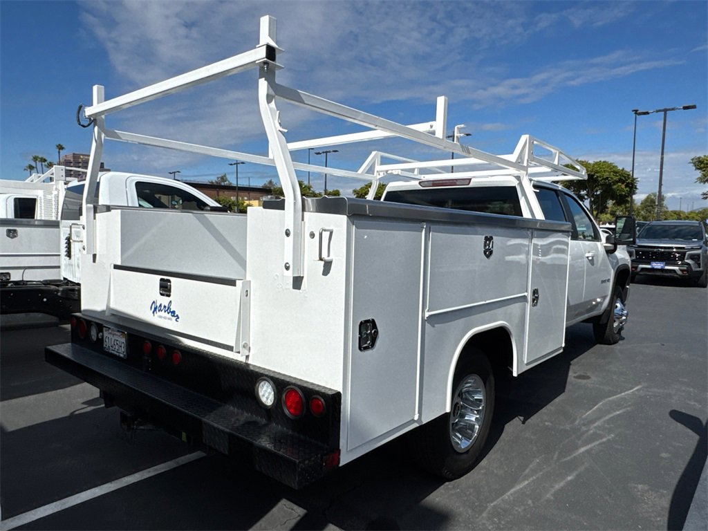 2022 Chevrolet Silverado 3500HD LT photo 3
