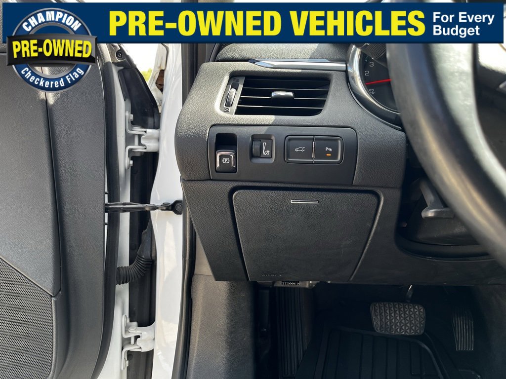 2016 Chevrolet Impala 1LT photo 13