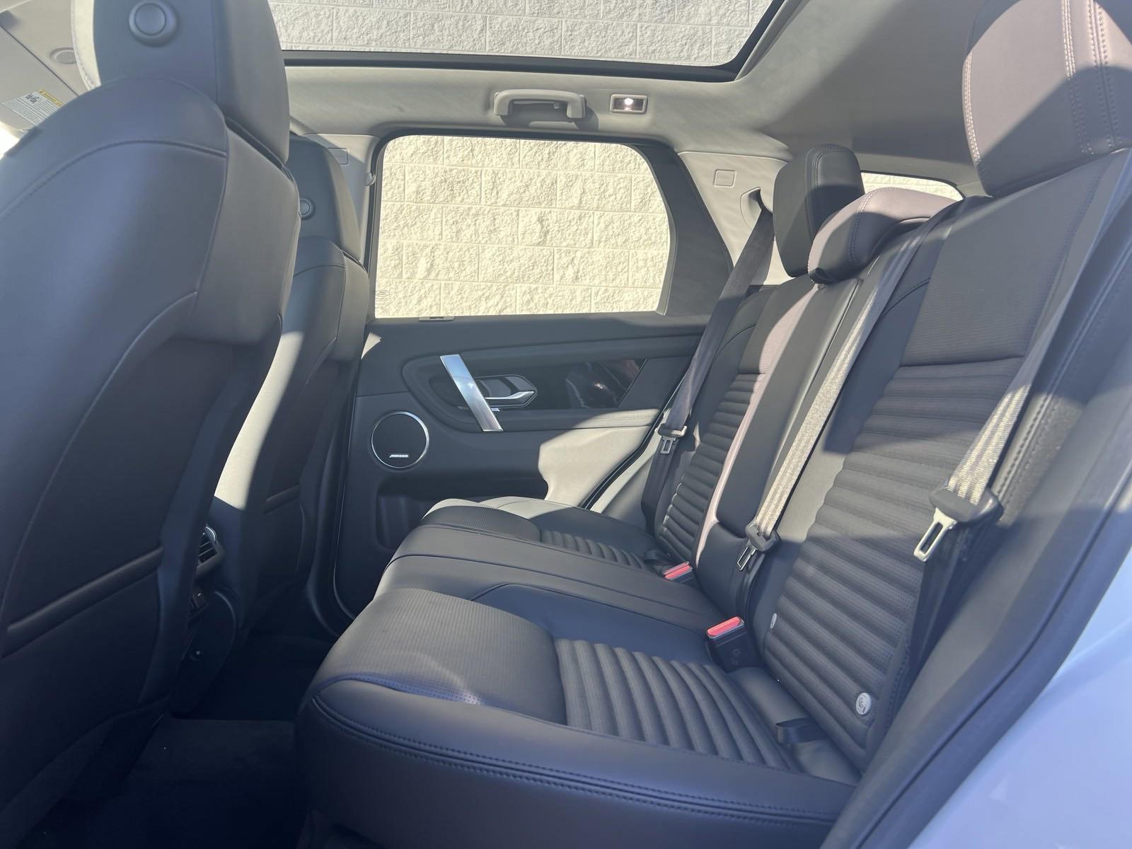 2025 Land Rover Discovery Sport S photo 21