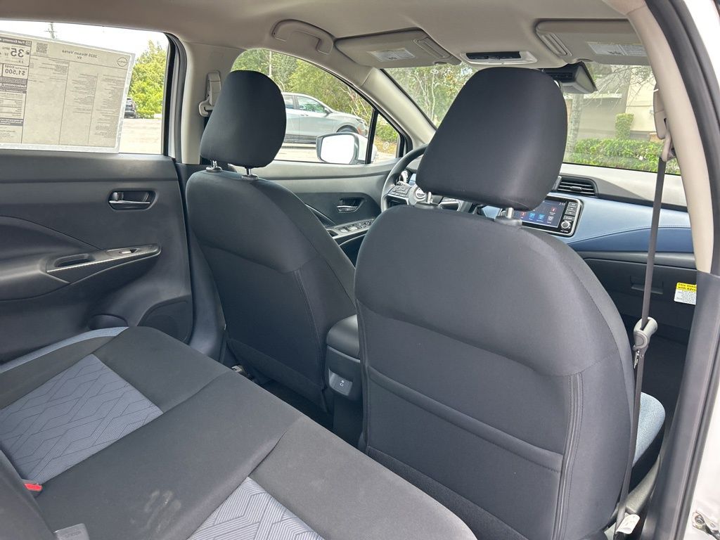 2025 Nissan Versa SV photo 33
