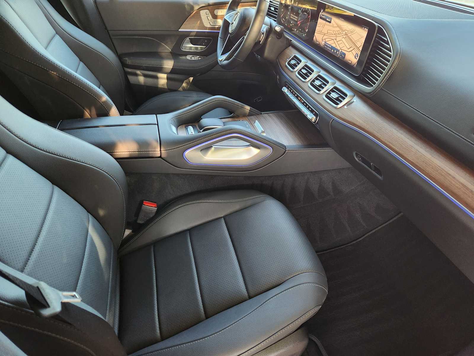 2025 Mercedes Benz GLS 450 4MATIC photo 5
